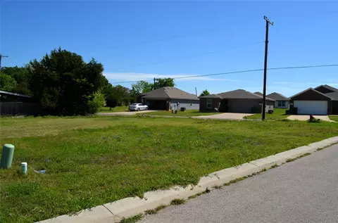 306 Preston Rd, Mabank, TX 75147