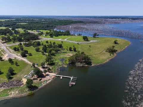 220 Diamond Pt, Dodd City, TX 75438