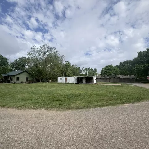 211 E Railroad St, Malakoff, TX 75148