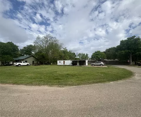 211 E Railroad St, Malakoff, TX 75148