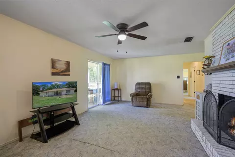 Living - 1113 W Will White Rd, Kemp, TX 75143 photo 2 of 3