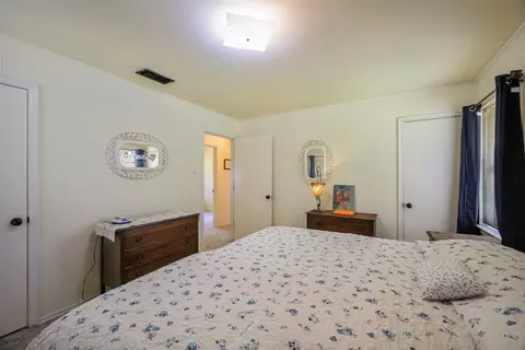 Bedroom - 1113 W Will White Rd, Kemp, TX 75143 photo 4 of 4