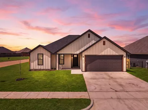 948 Huckleberry Ln, Tolar, TX 76476