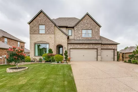 104 Martingale Trl, Oak Point, TX 75068