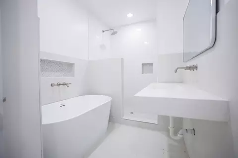 Bath - 250 Skyview, Point, TX 75472 photo 3 of 3