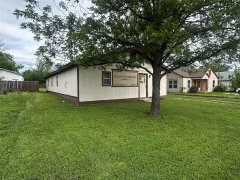 Exterior - 205 S 1st St, Bangs, TX 76823 photo 2 of 2