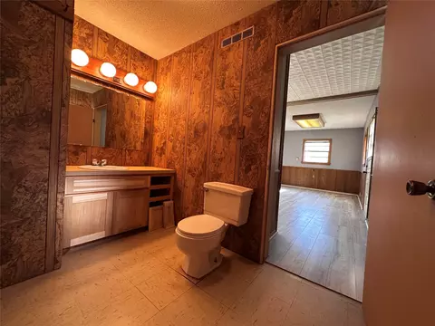 Bath - 205 S 1st St, Bangs, TX 76823 photo 1 of 3