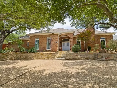9502 Moss Haven Dr, Dallas, TX 75231