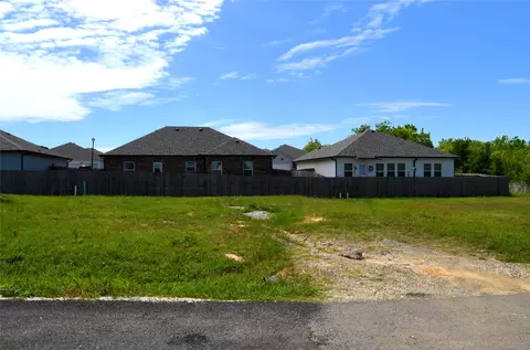 309 Rike Rd, Mabank, TX 75147