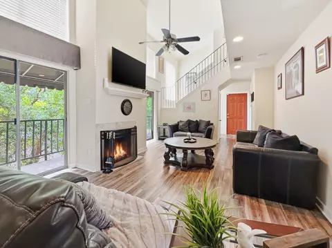 4402 Holland Ave #202, Dallas, TX 75219