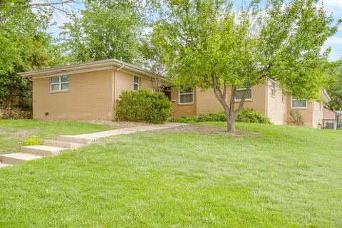3313 Bilglade Rd, Fort Worth, TX 76133