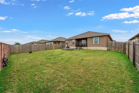 Exterior - 3200 Skinner Dr, Lorena, TX 76655 photo 6 of 7