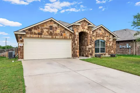 Exterior - 3200 Skinner Dr, Lorena, TX 76655 photo 2 of 7