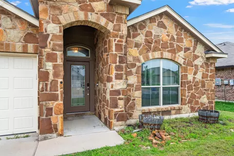 Exterior - 3200 Skinner Dr, Lorena, TX 76655 photo 3 of 7