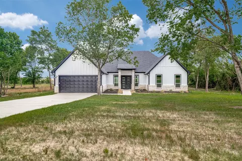 9313 W Shoreline Dr, Kemp, TX 75143