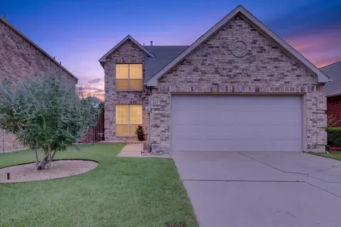 933 Highgate Dr, Lewisville, TX 75067