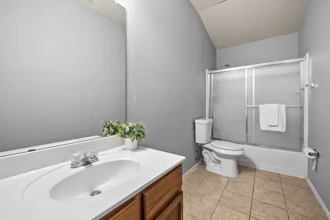 Bath - 601 Amy Way, Euless, TX 76039 photo 5 of 5