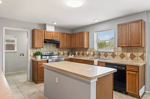 Kitchen - 601 Amy Way, Euless, TX 76039 photo 2 of 4