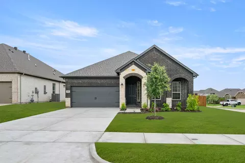 2297 High Plain Ln, Waxahachie, TX 75167
