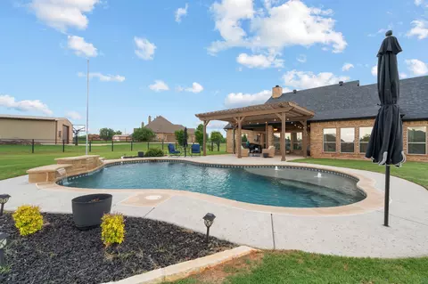 112 Eagle Moor Ln, Weatherford, TX 76087