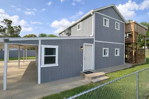 Exterior - 400 Comanche, Quitman, TX 75783 photo 4 of 10
