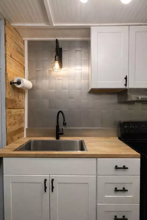 Kitchen - 400 Comanche, Quitman, TX 75783 photo 3 of 3
