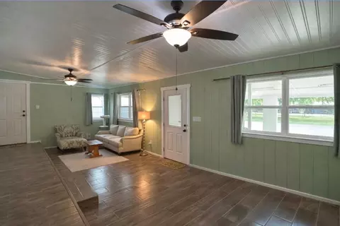 Living - 400 Comanche, Quitman, TX 75783 photo 1 of 4