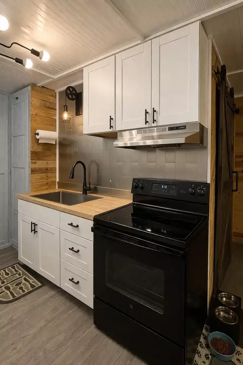 Kitchen - 400 Comanche, Quitman, TX 75783 photo 2 of 3