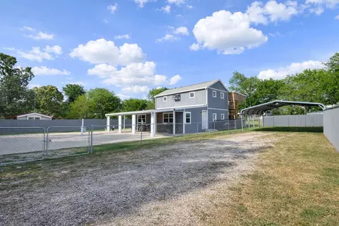 Exterior - 400 Comanche, Quitman, TX 75783 photo 3 of 10