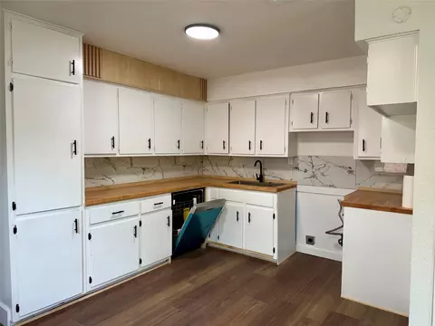 1114 Blackburn St, Commerce, TX 75428