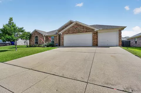 548 Marybeth Dr, Burleson, TX 76028