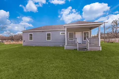 711 S 3rd Ave E, Dawson, TX 76639