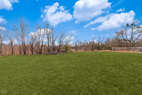 Exterior - 711 S 3rd Ave E, Dawson, TX 76639 photo 3 of 3