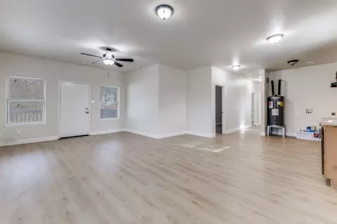 Living - 711 S 3rd Ave E, Dawson, TX 76639 photo 3 of 4
