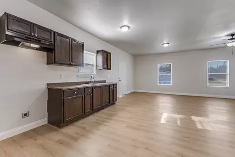 Living - 711 S 3rd Ave E, Dawson, TX 76639 photo 4 of 4