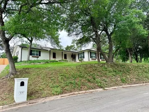 430 Brookwood Dr, Woodway, TX 76712