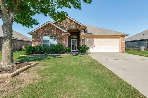 203 Commonwealth Cir, Waxahachie, TX 75165