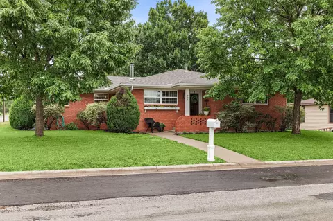 934 N Maple St, Muenster, TX 76252