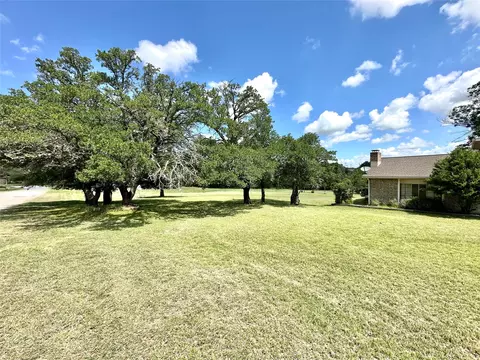 Exterior - 500 Apache Trl, Comanche, TX 76442 photo 5 of 8