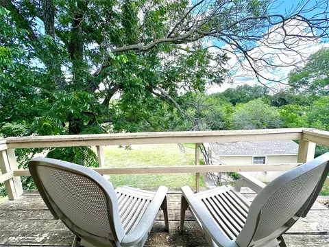 Exterior - 500 Apache Trl, Comanche, TX 76442 photo 3 of 8