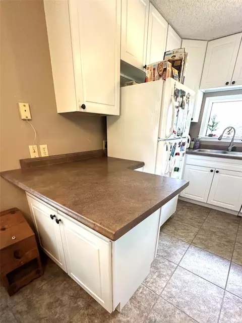 Kitchen - 500 Apache Trl, Comanche, TX 76442 photo 2 of 2