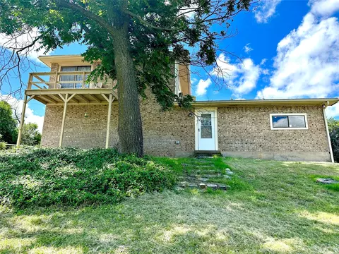 Exterior - 500 Apache Trl, Comanche, TX 76442 photo 2 of 8