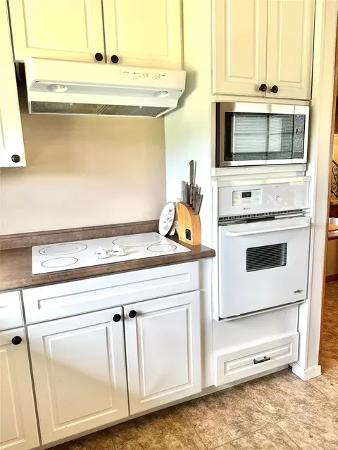 Kitchen - 500 Apache Trl, Comanche, TX 76442 photo 1 of 2