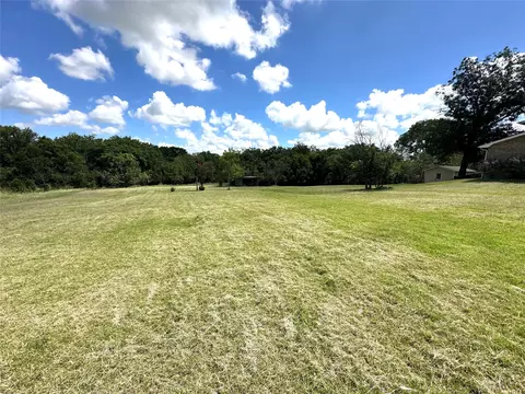 Exterior - 500 Apache Trl, Comanche, TX 76442 photo 7 of 8