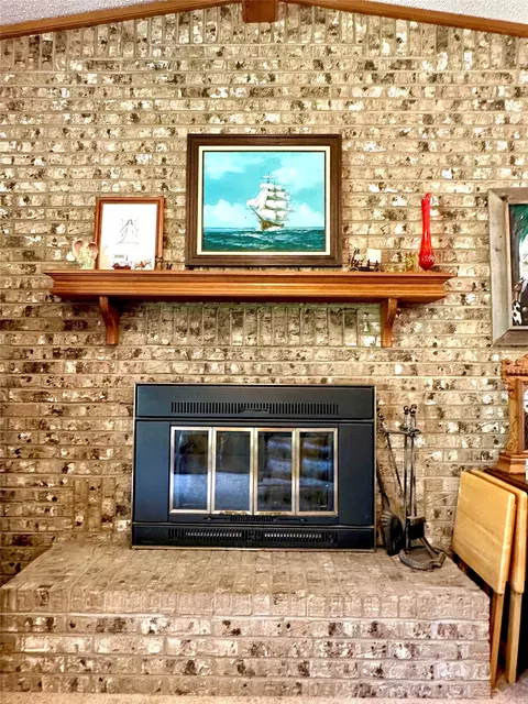 Living - 500 Apache Trl, Comanche, TX 76442 photo 1 of 2