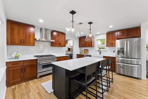 6735 Kingsbury Dr, Dallas, TX 75231