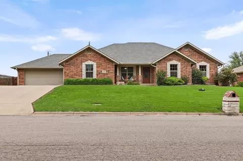 1028 N Elm St, Muenster, TX 76252