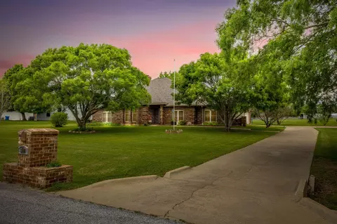 6100 Autumn Breeze Cir, Fort Worth, TX 76140