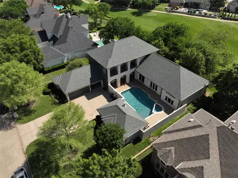 911 Walnut Falls Cir, Mansfield, TX 76063