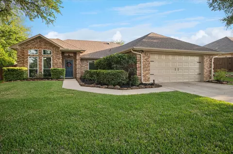 2406 S Forest Hls, Corinth, TX 76210